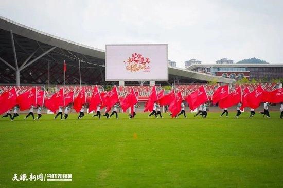 第33分钟，威廉-若泽弧顶处得球右脚抽射，这球稍稍偏出立柱。